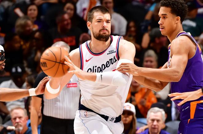 面对太阳打出大号两双数据，快船内线支柱终于打出了统治级表现？