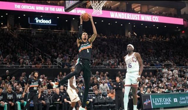 卡斯尔20分 NBA马刺121-94轻取太阳 格林26分