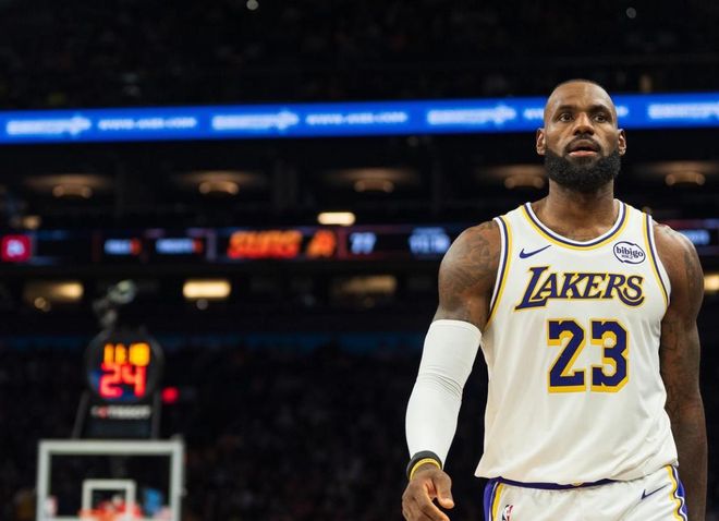 詹姆斯太强！三分有纪录远超库里！得分有纪录远超乔丹！