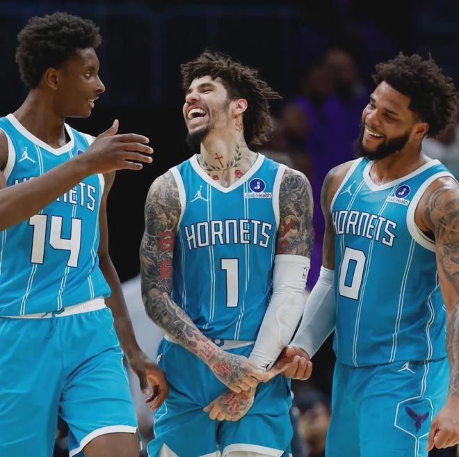 场均25+5+4！文班同届榜眼秀！苦等三年终于爆发