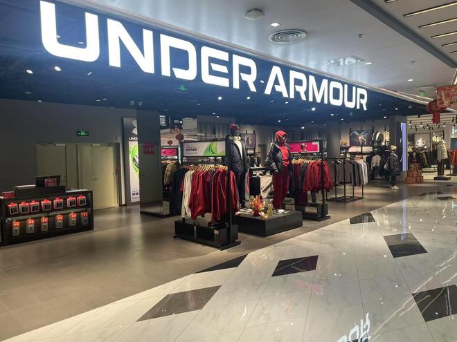 昔日千亿运动巨头，10年市值蒸发1400亿，耗资18亿与库里分手