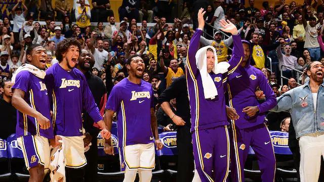 NBA本赛季球队替补得分排行：灰熊居首，湖人断层倒数第一