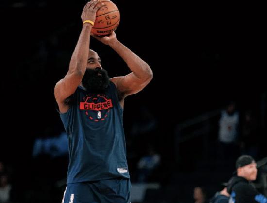 NBA温情时刻：哈登依旧去快船队训练，并且和工作人员道别！