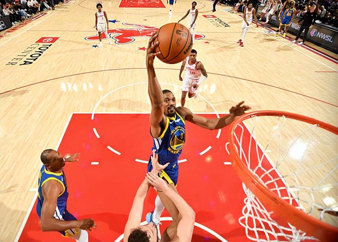 打出了攻守兼備的頂級表現！勇士超級大閘能否趁機找回自信心？