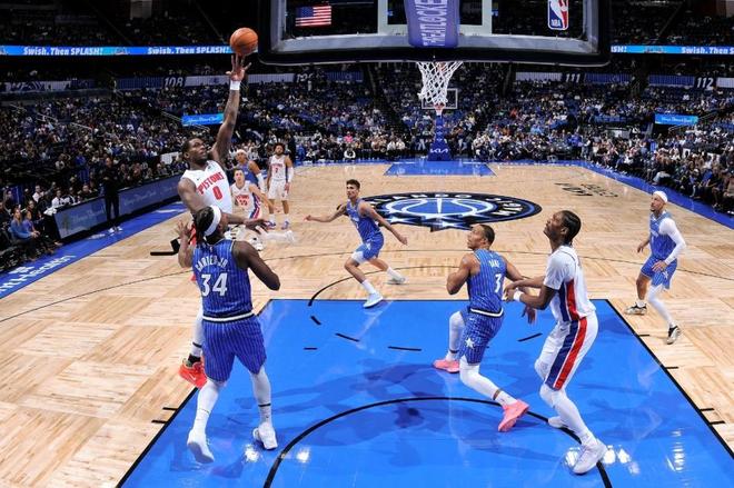 活塞力克魔術(shù)鞏固聯(lián)盟第一 坎寧安29+7+11完勝班凱羅24+11