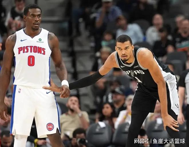 馬刺完勝！文班38+16聯盟最多，康寧漢姆26+8沒借口，活塞2人受傷