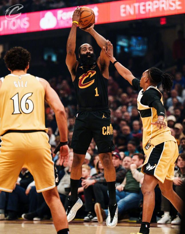 哈登13+11，米切尔30分二轮秀9记三分，骑士大胜奇才夺交手14连胜