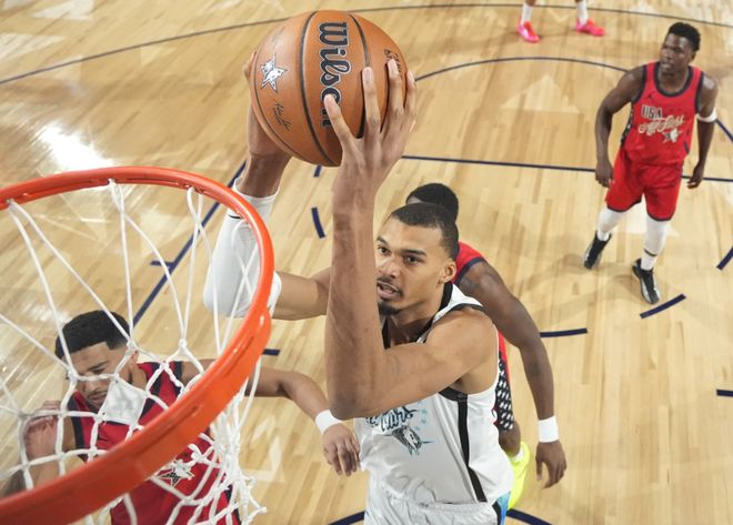 场均24分11板，就你非要认真打！但这么打，未来NBA门面就该是你