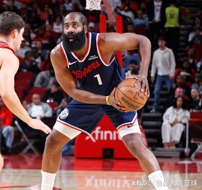 快船113-115火箭！无奈的不是输球，是哈登身边已经发生两大变化