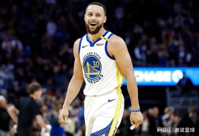 库里一己之力难助勇士翻盘，队友进攻全哑火，一数据输22分很致命