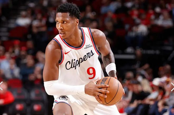 首秀表现非常一般，快船后场新援能否尽快适应球队的体系？