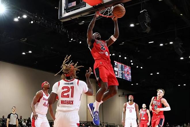 马刺用双向合同签下锋线新星，他在之前才刚刚被骑士裁掉？