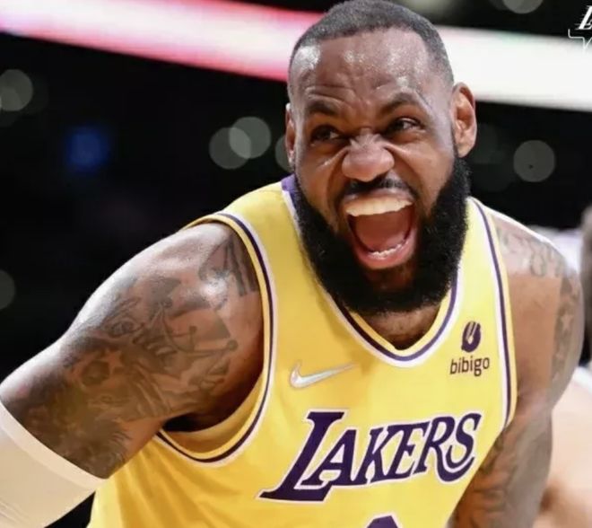 41岁詹皇打服库里！萌神主动跟他秘密交流，詹库联手NBA大结局？