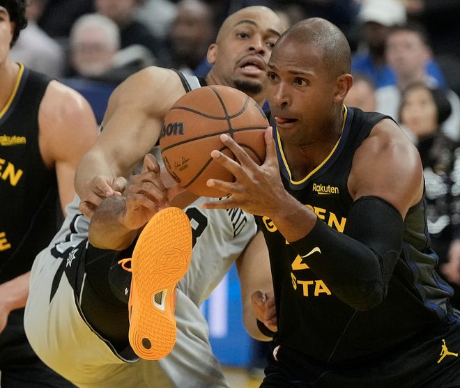 逆转勇士取6连胜！文班亚马背靠背两战66+21 冲MVP身前存两座大山