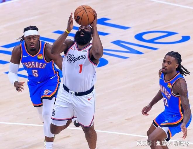 快船難解決兩大難題，哈登很無奈！盧指導(dǎo)發(fā)聲引不滿，一人該首發(fā)