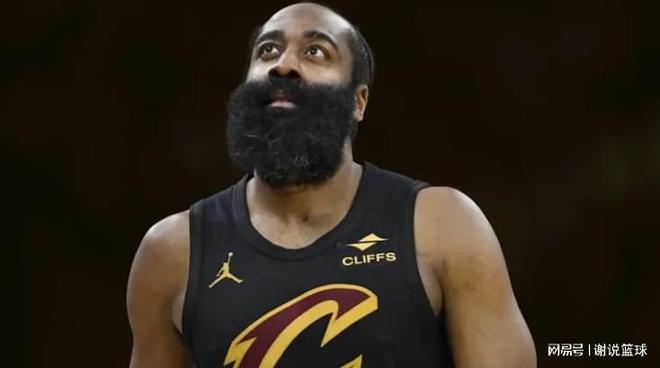 哈登18分+5失误也能赢？半主力骑士掀翻领头羊，12+6射手是后招