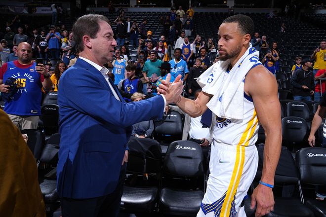 队记报道库里曾试图干预勇士管理层交易，但被管理层拒绝！