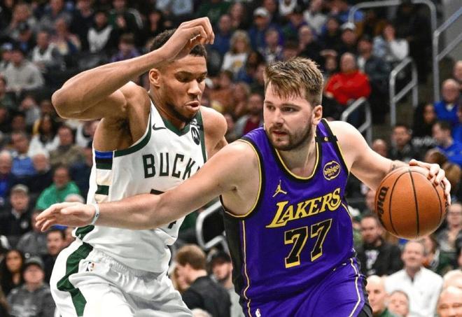 大结局！湖人2换1交易达成！快船送走祖巴茨，字母哥确定留队