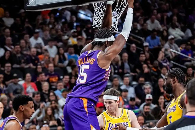 正負值-24！湖人3分惜敗揪出“裸泳”之人，兩次被刁難原因找到了