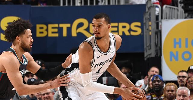 文班21+17杜伦25+14 马刺力克活塞9连胜