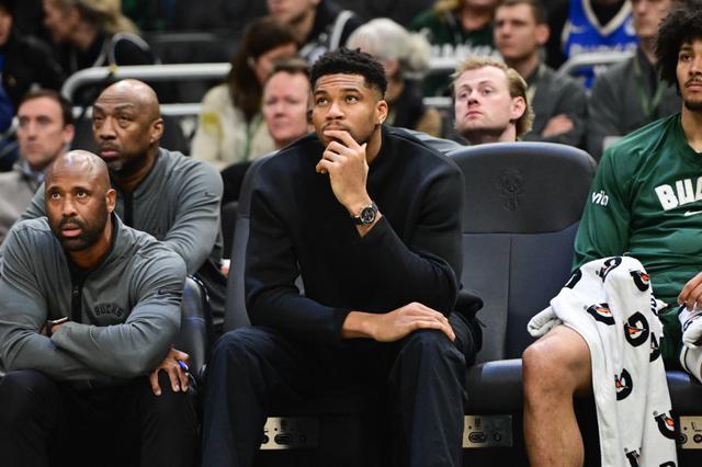 雄鹿曾在截止日前商议过字母哥交易框架 字母哥今夏会离队吗？