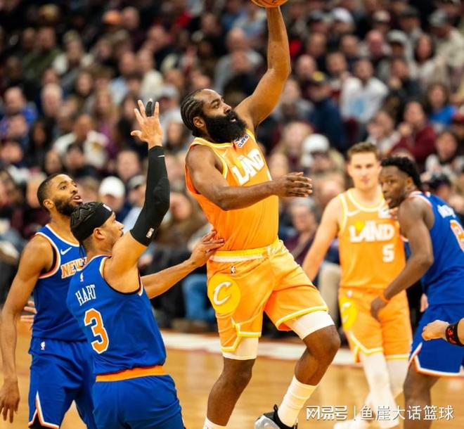 骑士109-94尼克斯！无解的不是赢球，而是哈登赛后对米切尔的表态