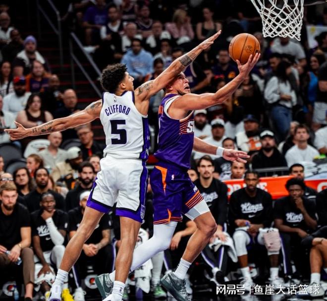 太阳20分逆转国王！布克31+5火箭弃将立功，德罗赞29+9，威少8中2