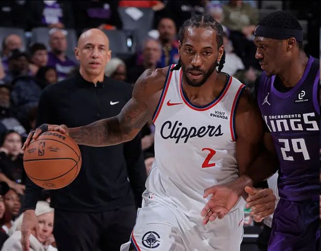 快船取得哈登被交易后首胜！小卡谈连续30场20+分：只想赢比赛