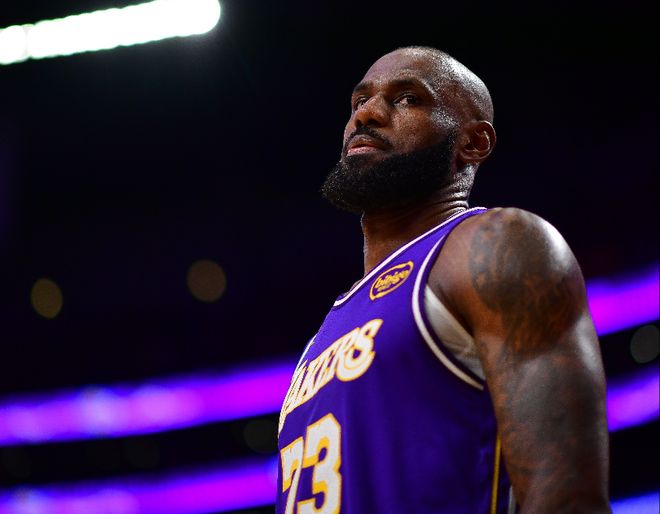 湖人117-135黄蜂 球员评价：2人优秀，2人及格，5人低迷