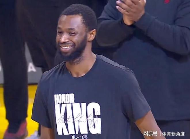 惨叫出声！JB重伤，37岁库里面如死灰...