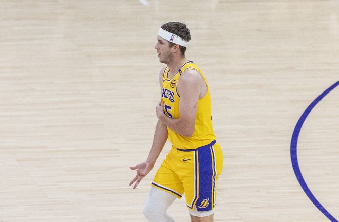 湖人108-122開拓者 球員評價：3人優(yōu)秀，1人及格，4人低迷