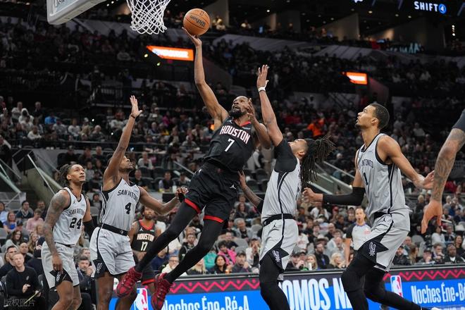 简直非人类，文班亚马血虐火箭！杜兰特被疯狂包夹，阿门拼尽全力