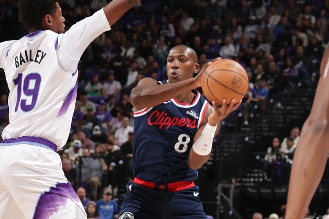 防守再强又怎样？对手对于快船后场大闸可以直接采取放空战术？