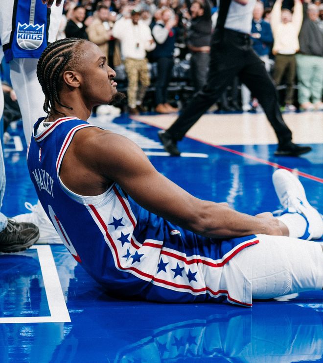 六战场均33+9+6！大帝又创三纪录梦回巅峰 赛后盼球队补强冲冠