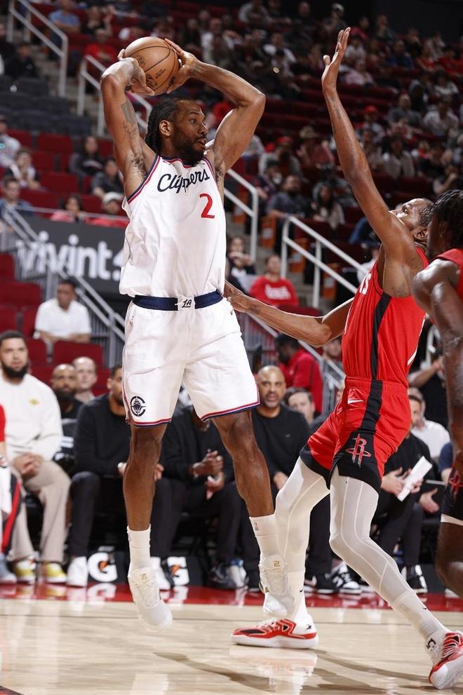 火箭遭逆转神剧情：申京扳平罚球 小卡2+1准绝杀 伊森丢绝平三分