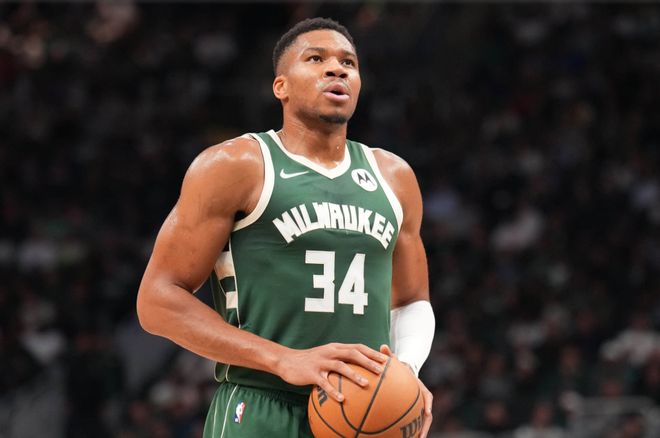 常规操作！字母哥又一次30+10+5，过往40赛季最多