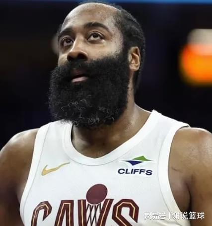 哈登仅20分仍掌控局面，骑士两轮换迎爆发，对手明星中锋被荒废