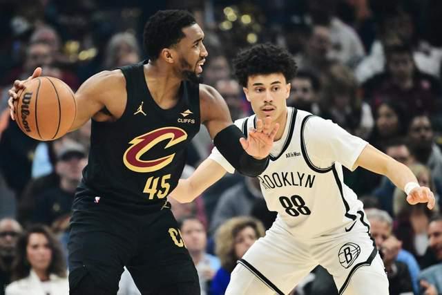 一边倒！骑士火力全开领先22分：米切尔做嫁衣，哈登13分6助