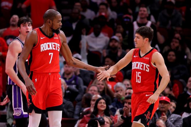 追逐25+4+8控卫！火箭要组4巨头？首发2老将难留，为冠军值得一试