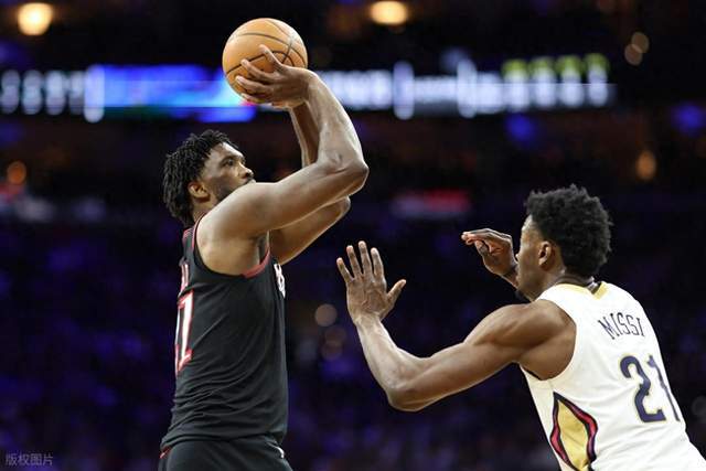 轰40+11+4！我还不想退役，恩比德心酸发声，马克西也说出心里话