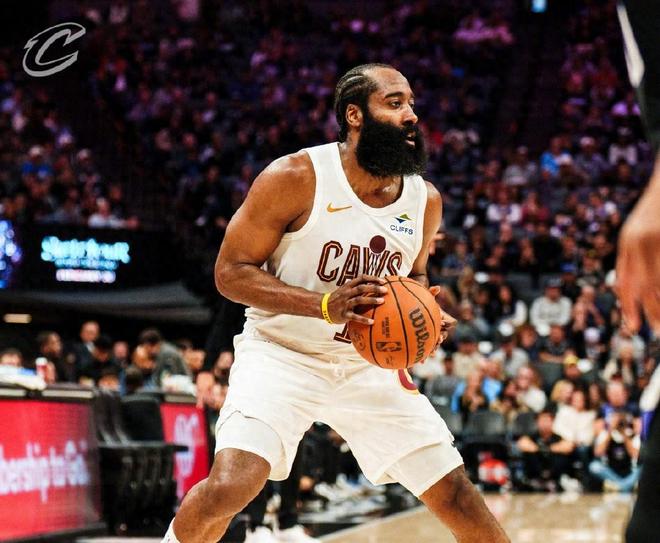 轰35+2+4！请把球给哈登，米切尔赛后摊牌，而阿伦也把话挑明了