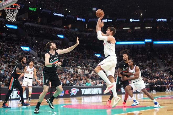 赤裸裸假球！快船惨遭25分大逆转！小卡延续纪录！文班亚马27+10