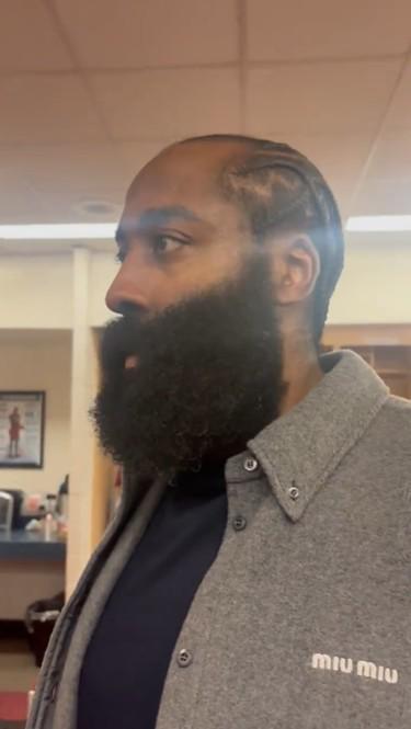 令人感慨，哈登称赞火箭重建成果：年轻人们加上杜兰特，他们很棒