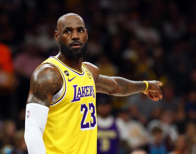 詹姆斯連續兩場進關鍵球！無奈湖人防守拉胯、連敗！