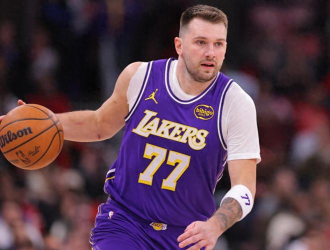 就在今天，东契奇打疯了，仅22分钟，就缔造79年NBA独一无二纪录