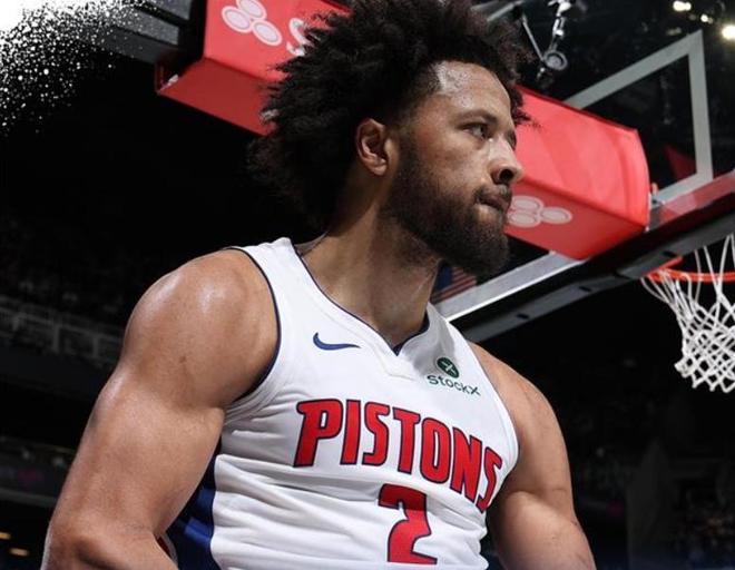 康宁汉姆29+8+10，客场13分掀翻雄鹿一雪前耻，活塞豪取12连胜