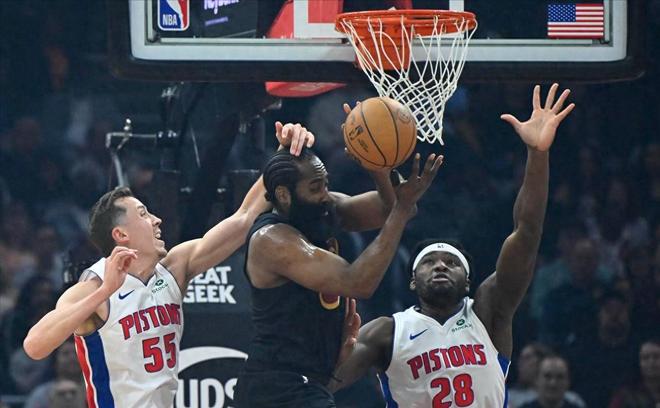 险胜活塞！骑士让一个米切尔，哈登18+7+5，东部冠军没有悬念了