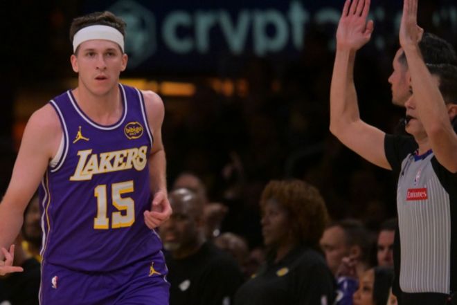 湖人逆转76人迎3喜1忧！里弗斯满状态，拉拉维亚八村垒展最佳作用