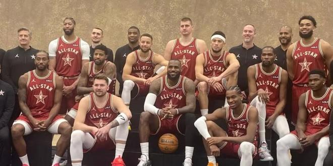 52分27板22助8断6帽16三分，盘点全明星赛各项数据最高记录！