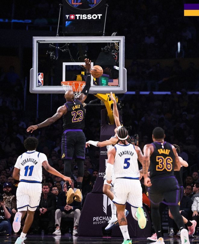 丢绝杀就该背锅？美媒炮轰詹皇破坏比赛该退役 湖蜜称该选择突破